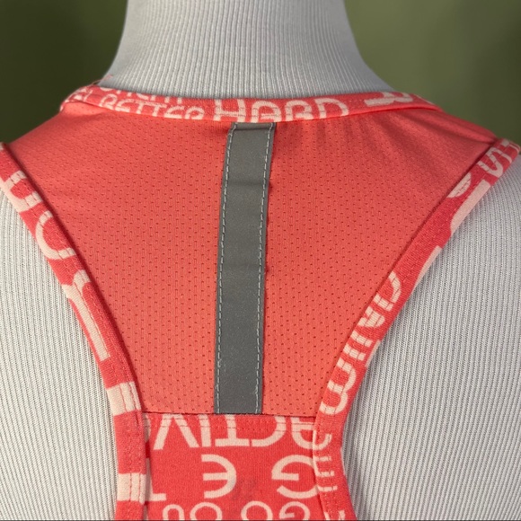 L Old Navy tank top - Picture 6 of 8